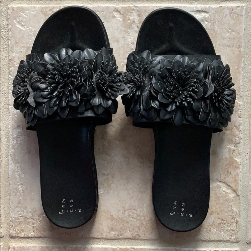 Black Flower Sandals